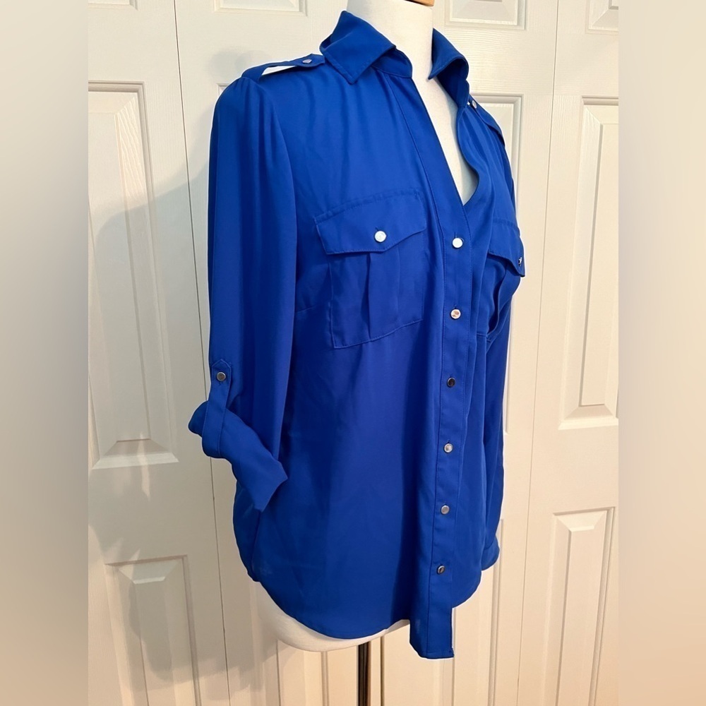 NWOT Roll-Tab Utility Shirt in Royal Blue Size Medium - Picture 2 of 7